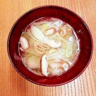 長ネギと椎茸とお麩の味噌汁